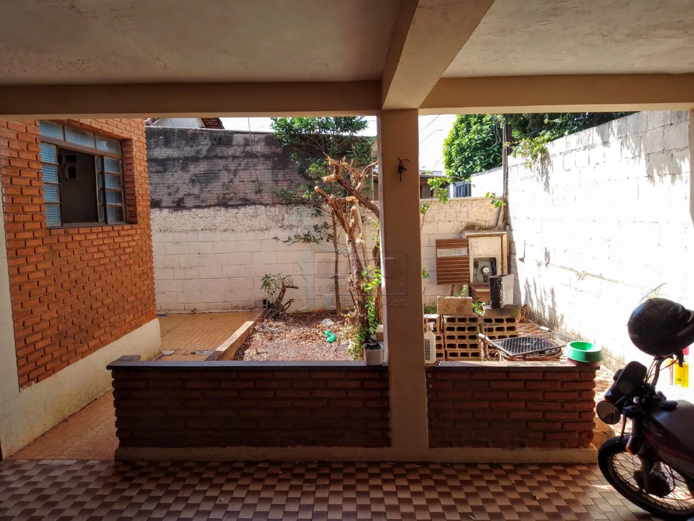 Alugar Casa / Padrão em Ribeirão Preto R$ 950,00 - Foto 3