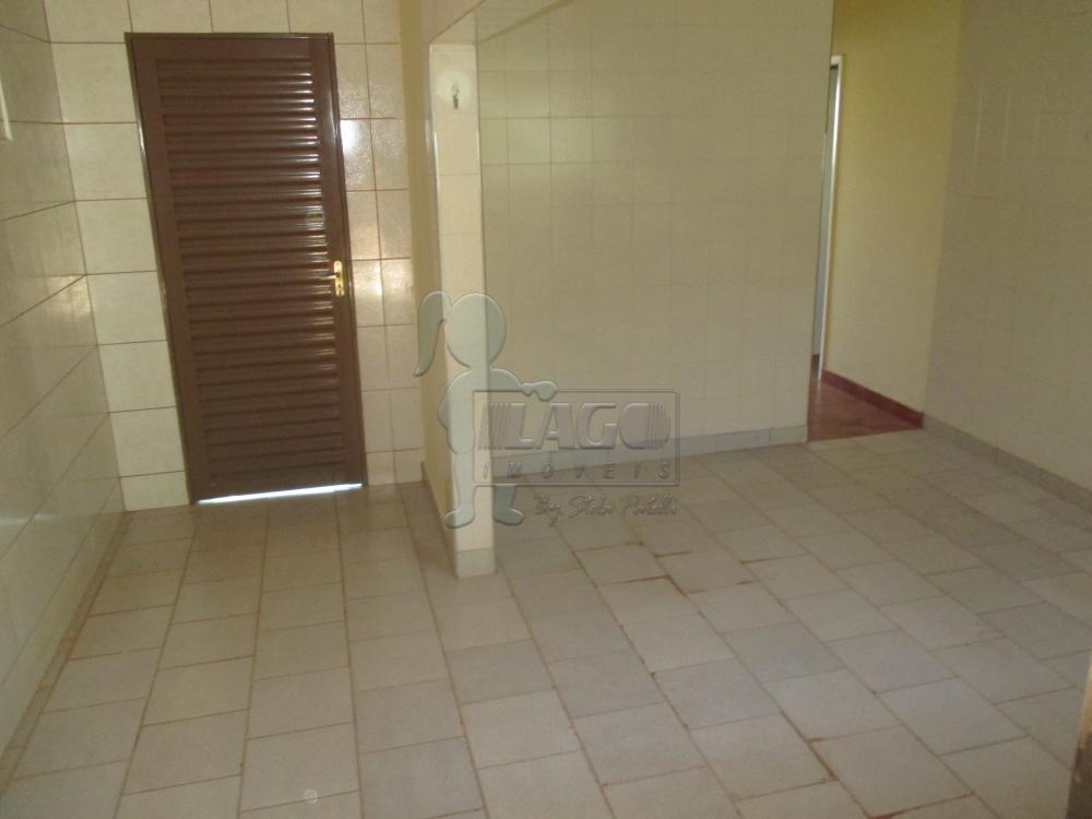 Alugar Casa / Padrão em Ribeirão Preto R$ 800,00 - Foto 9