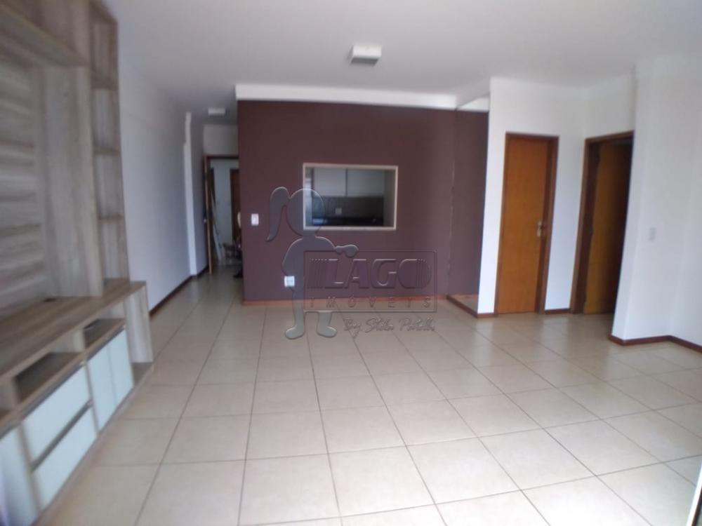 Alugar Apartamentos / Padrão em Ribeirão Preto R$ 1.800,00 - Foto 2