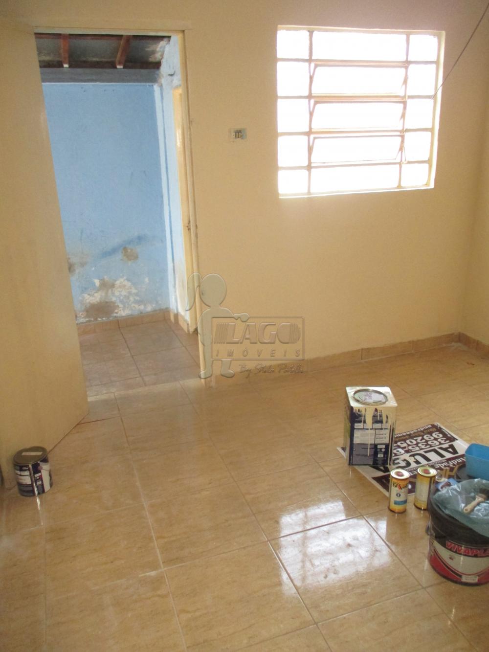 Alugar Casa / Padrão em Ribeirão Preto R$ 770,00 - Foto 2