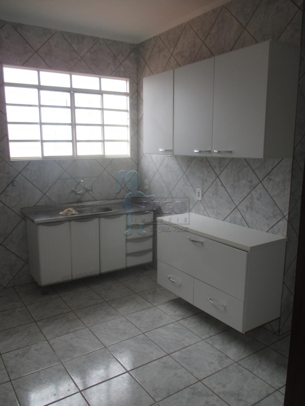 Alugar Casas / Padrão em Ribeirão Preto R$ 1.100,00 - Foto 5