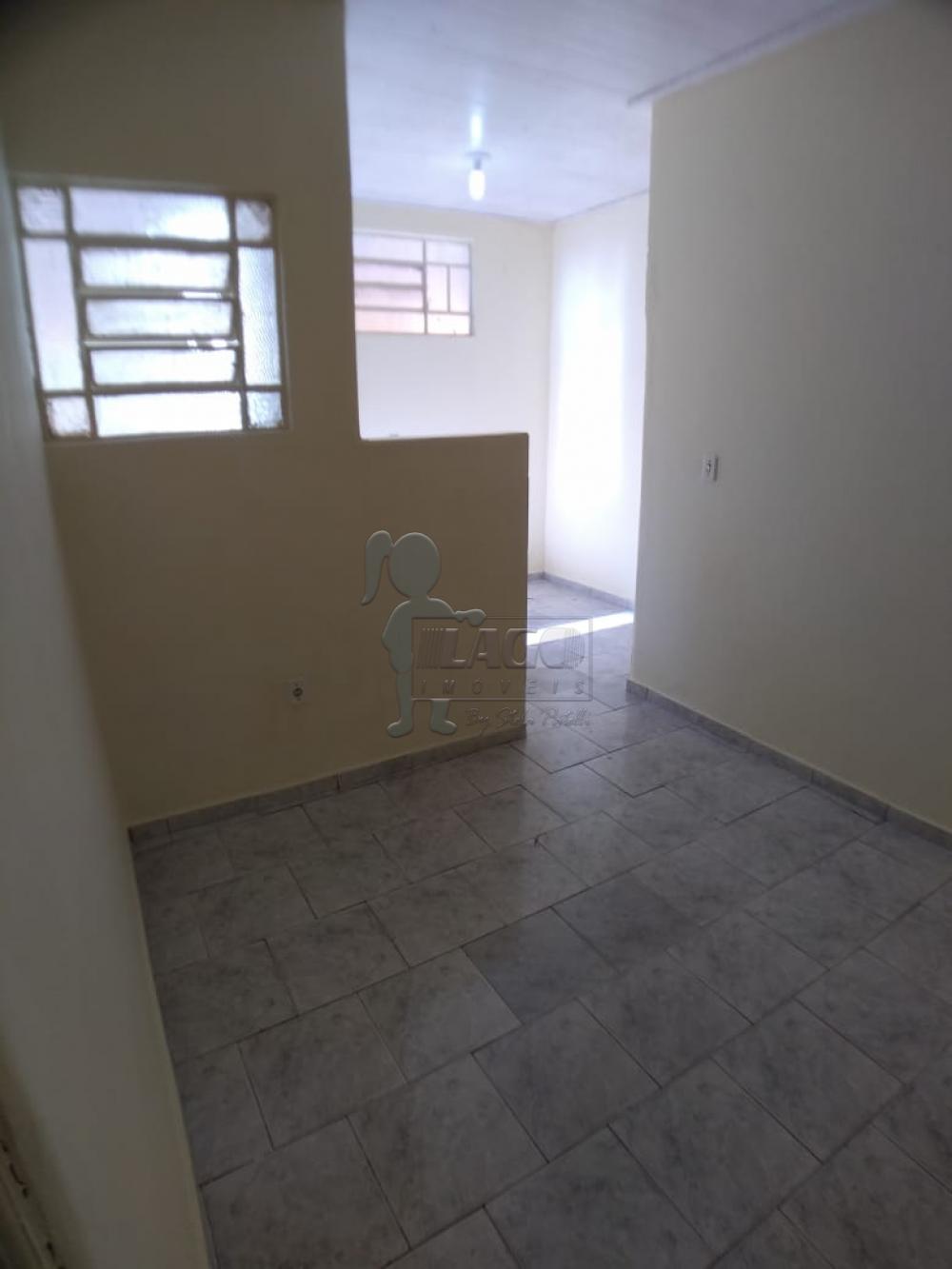 Alugar Casa / Padrão em Ribeirão Preto R$ 500,00 - Foto 3