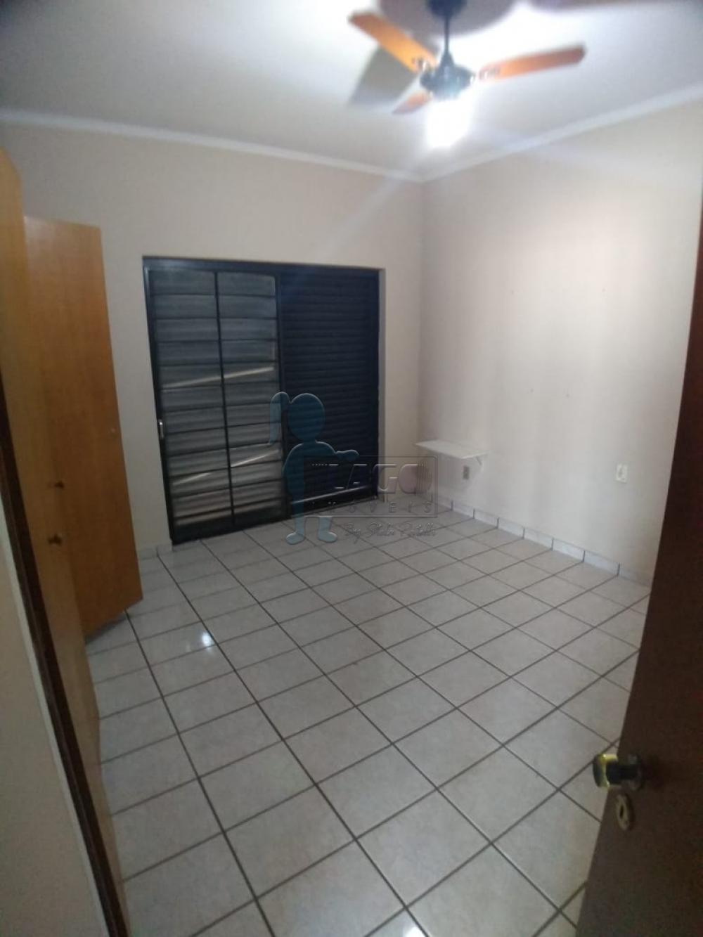 Alugar Casa / Padrão em Ribeirão Preto R$ 1.800,00 - Foto 14