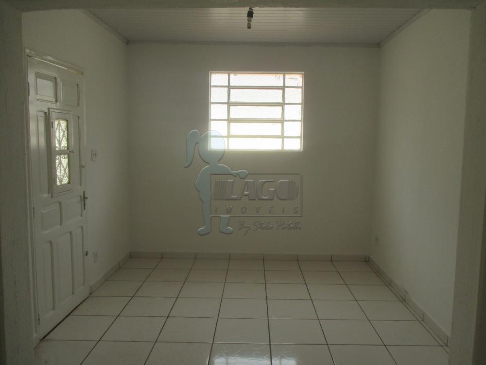 Alugar Casa / Padrão em Ribeirão Preto R$ 850,00 - Foto 4