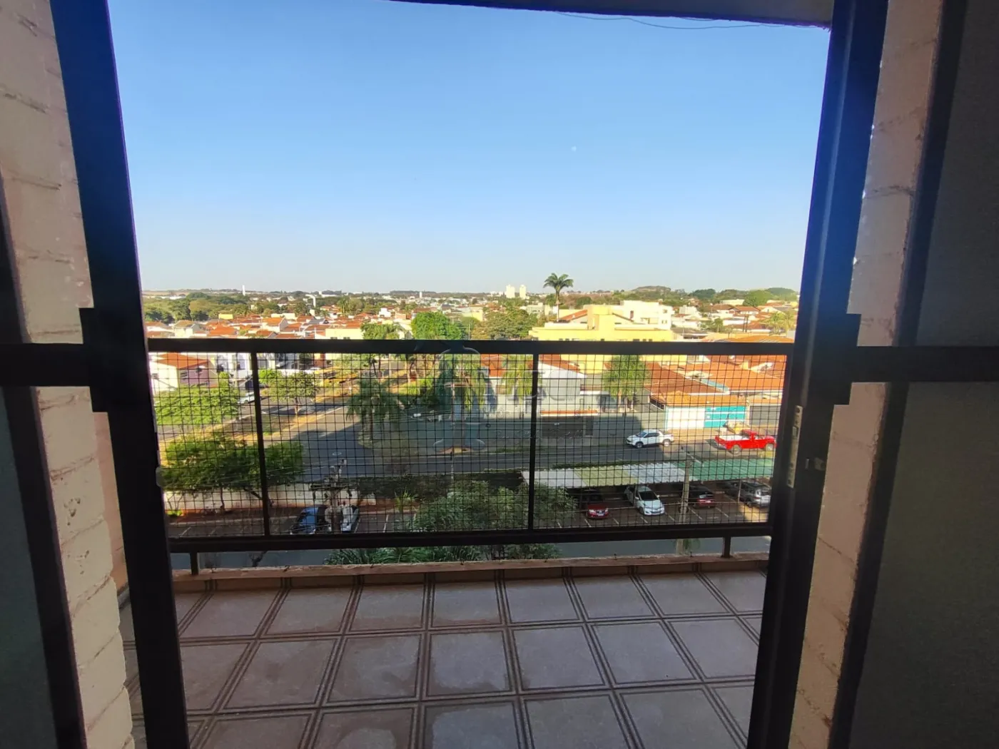 Alugar Apartamento / Padrão em Ribeirão Preto R$ 750,00 - Foto 2