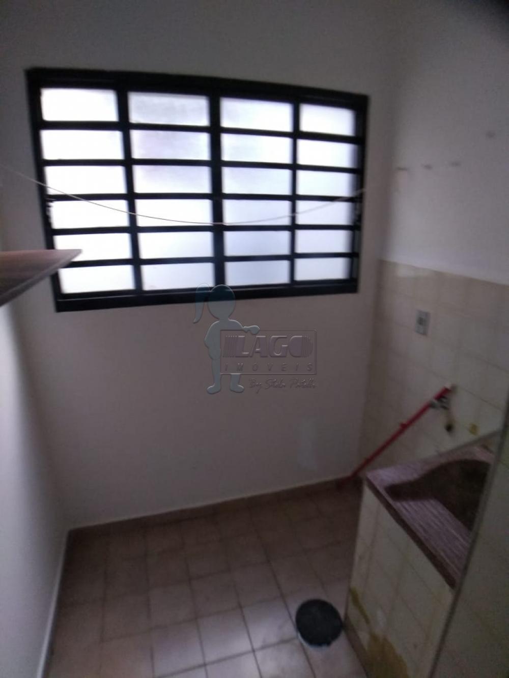 Alugar Apartamento / Padrão em Ribeirão Preto R$ 600,00 - Foto 2