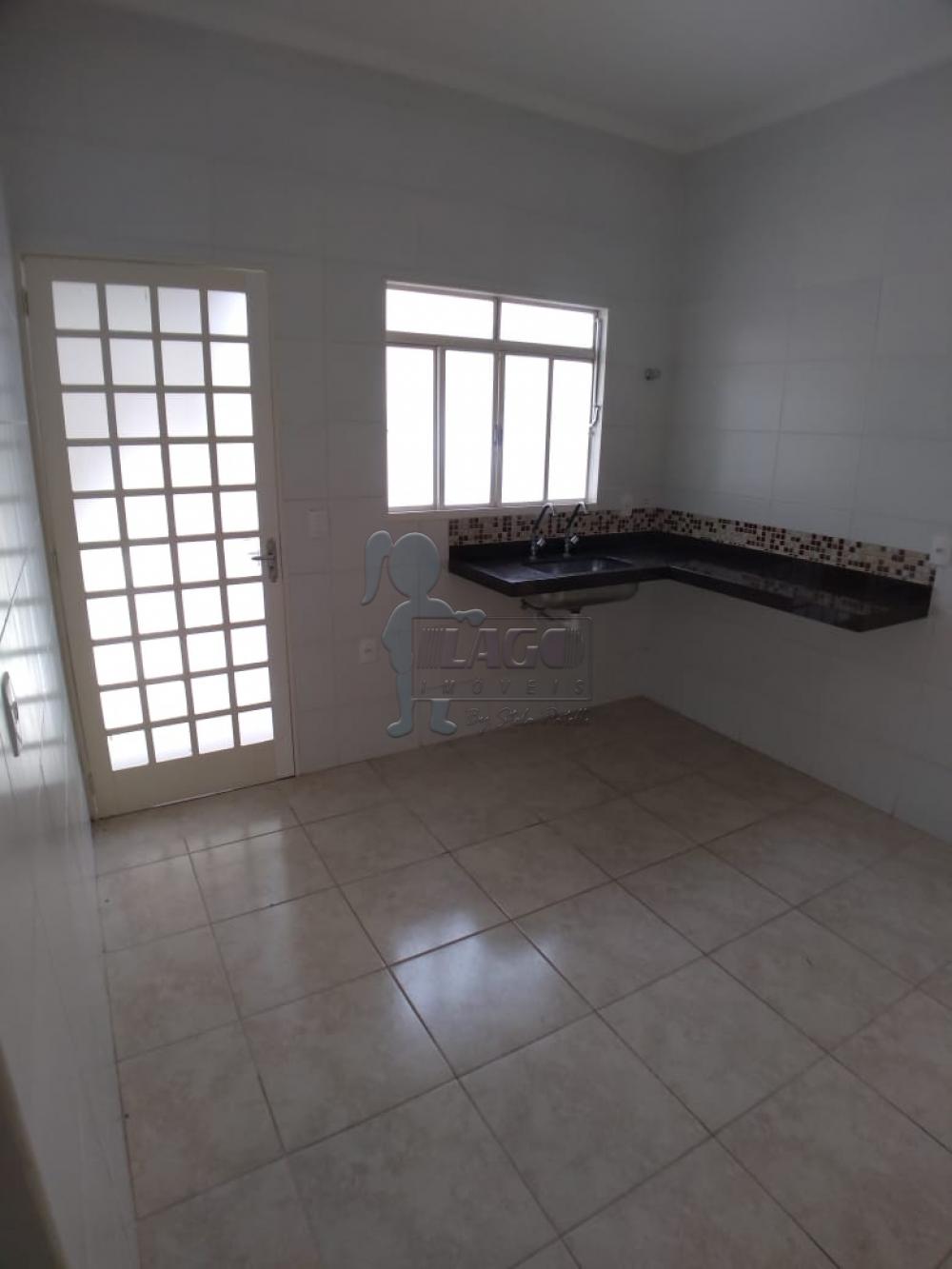 Alugar Casa / Padrão em Ribeirão Preto R$ 900,00 - Foto 4