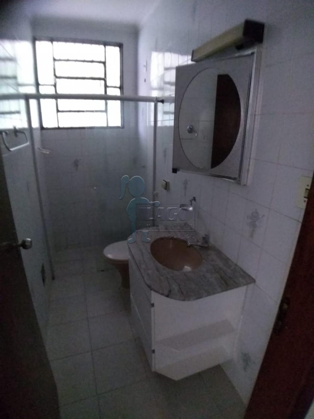 Alugar Casa / Padrão em Ribeirão Preto R$ 1.800,00 - Foto 5