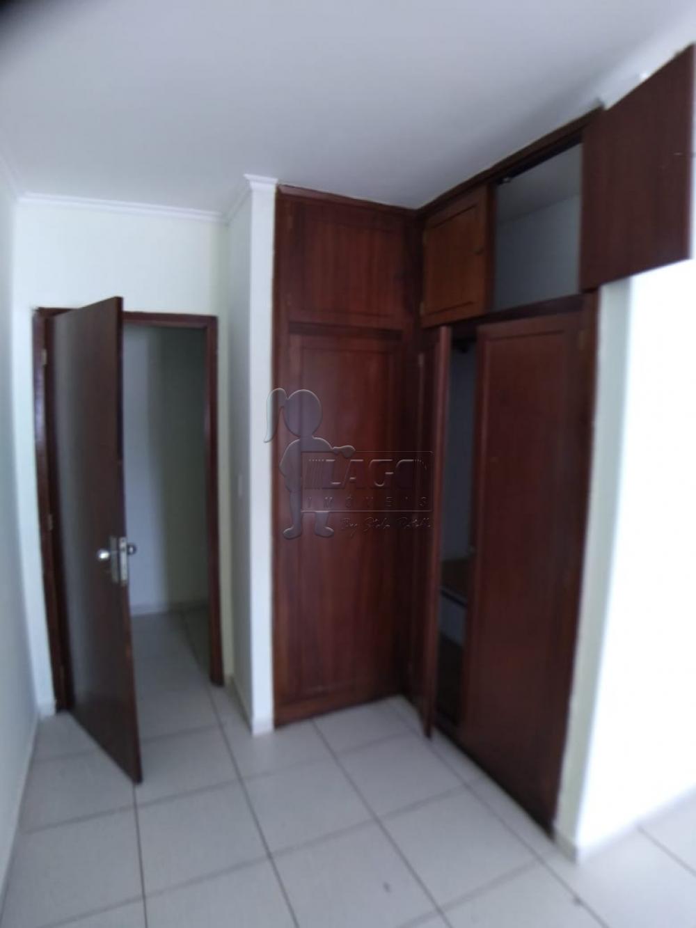 Alugar Casa / Padrão em Ribeirão Preto R$ 1.800,00 - Foto 12