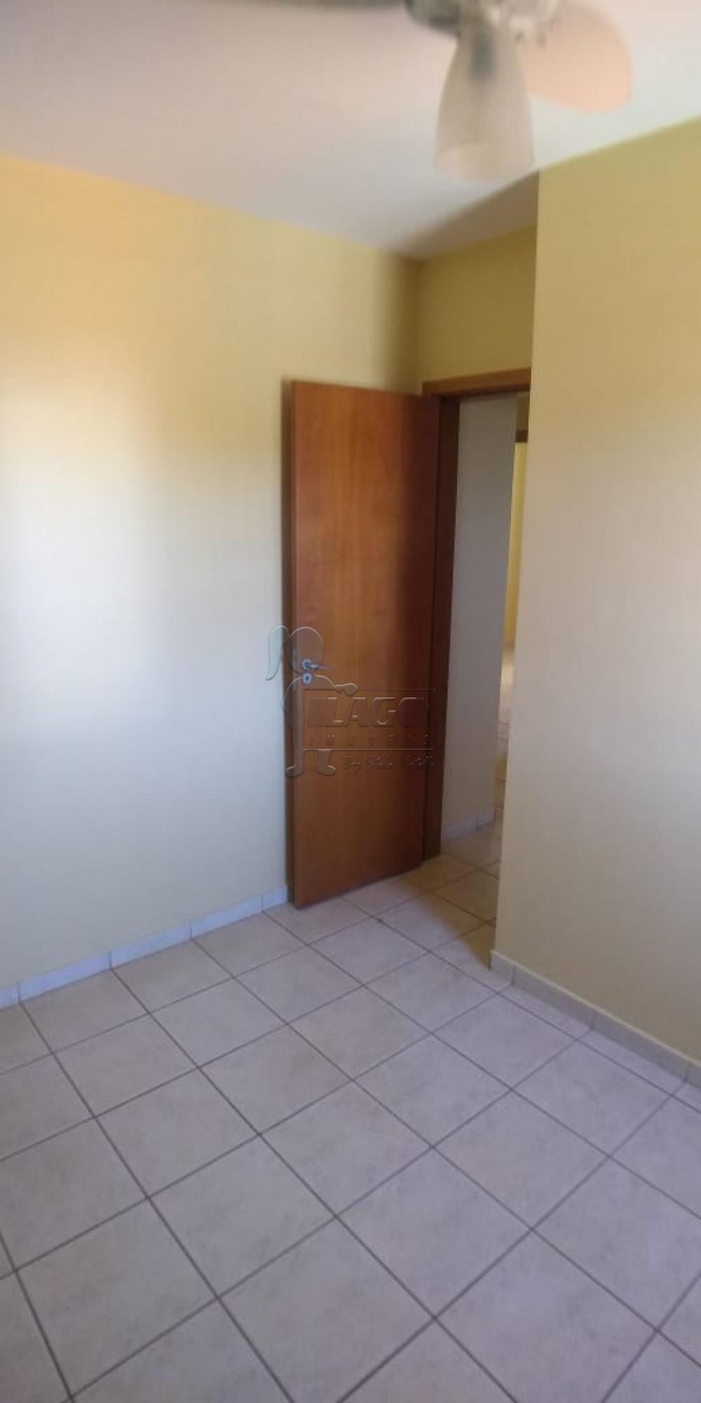 Alugar Apartamento / Padrão em Ribeirão Preto R$ 800,00 - Foto 3