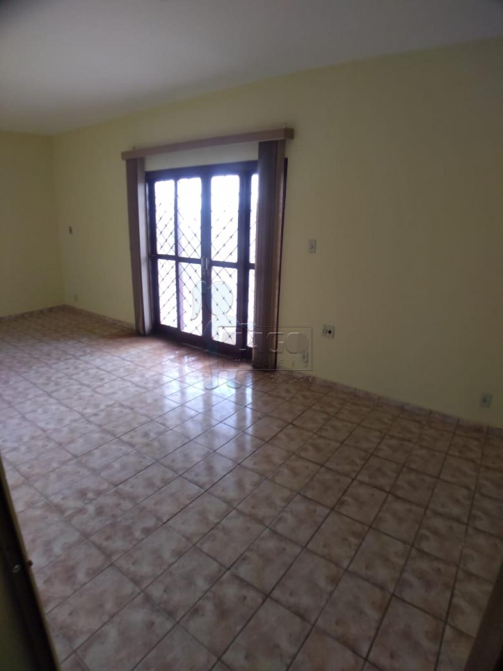 Alugar Casa / Padrão em Ribeirão Preto R$ 1.400,00 - Foto 1