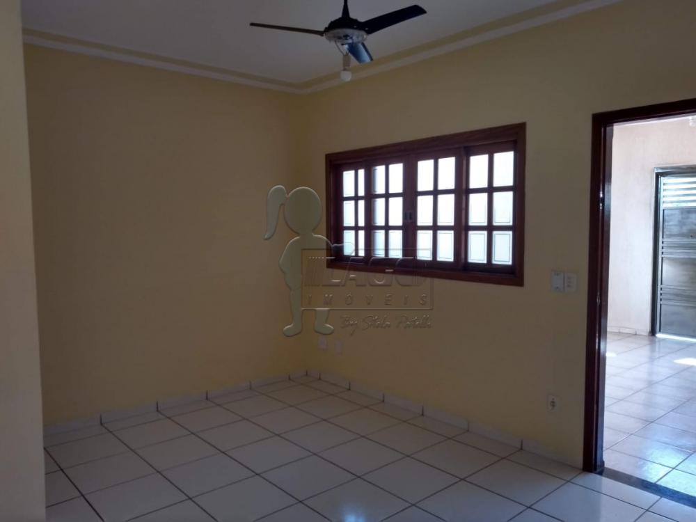 Alugar Casa / Padrão em Ribeirão Preto R$ 1.900,00 - Foto 3