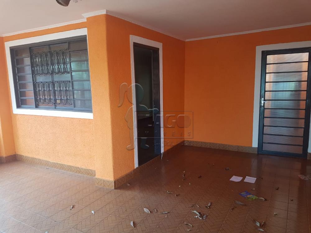 Alugar Casa / Padrão em Ribeirão Preto R$ 1.300,00 - Foto 1