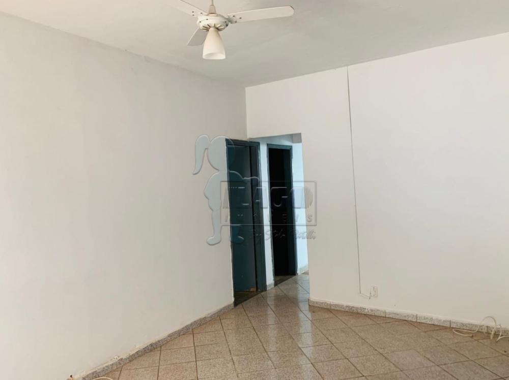 Alugar Casa / Padrão em Ribeirão Preto R$ 2.000,00 - Foto 4