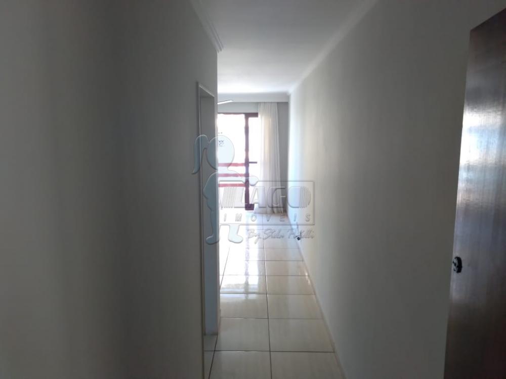 Alugar Apartamento / Padrão em Ribeirão Preto R$ 800,00 - Foto 1