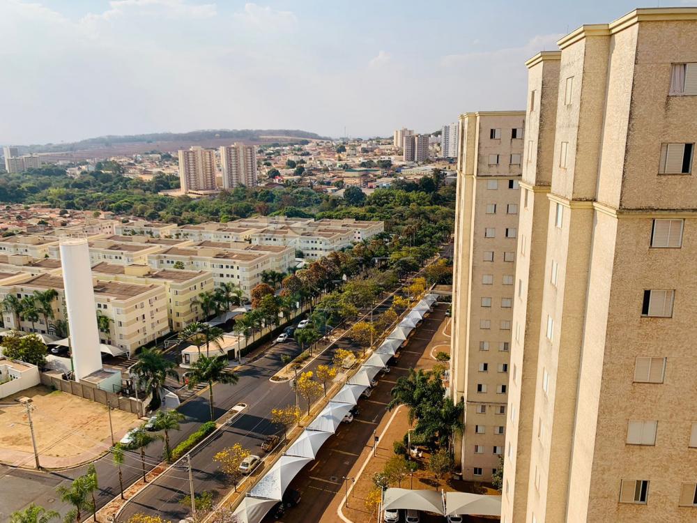 Alugar Apartamento / Padrão em Ribeirão Preto R$ 1.400,00 - Foto 8