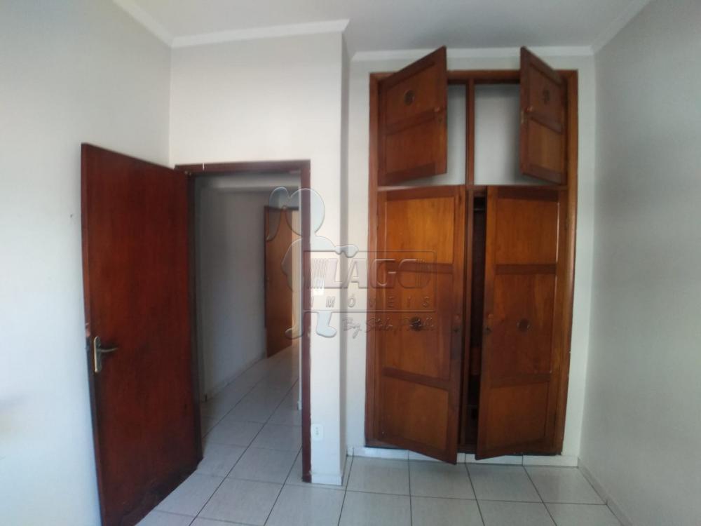 Alugar Casas / Padrão em Ribeirão Preto R$ 1.200,00 - Foto 4