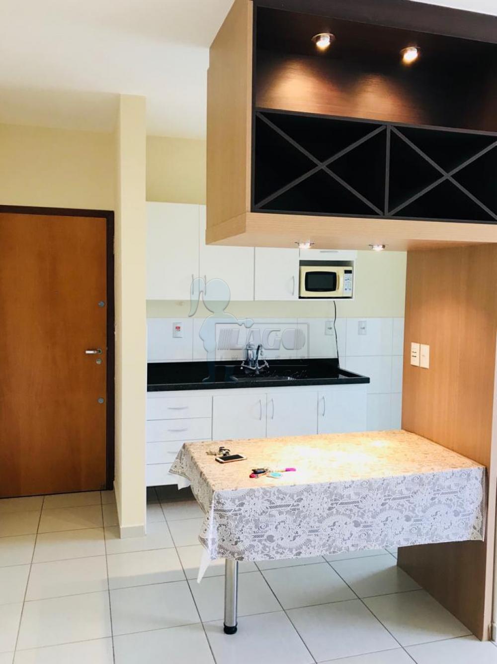 Alugar Apartamento / Padrão em Ribeirão Preto R$ 900,00 - Foto 1