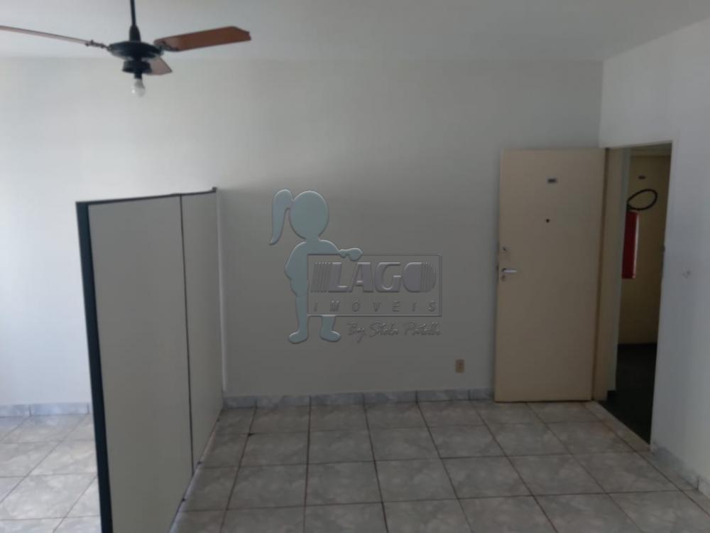 Alugar Apartamento / Padrão em Ribeirão Preto R$ 700,00 - Foto 2