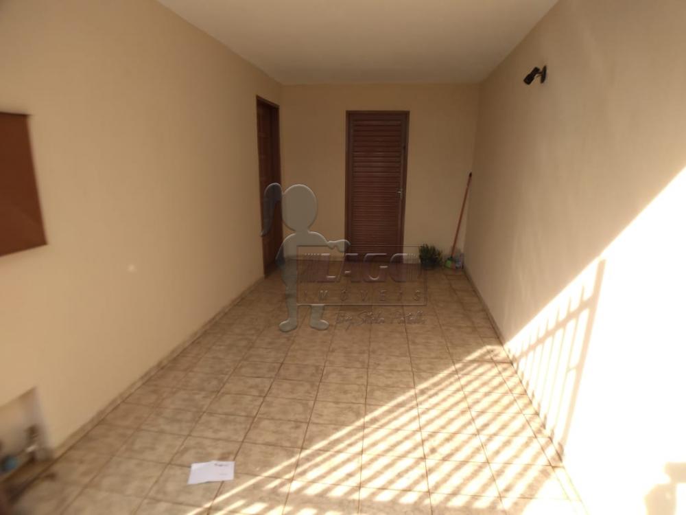 Alugar Casa / Padrão em Ribeirão Preto R$ 900,00 - Foto 1