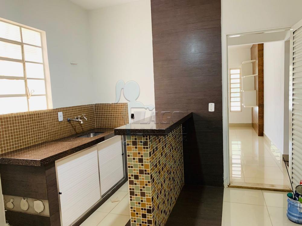 Alugar Casa / Padrão em Ribeirão Preto R$ 1.400,00 - Foto 12