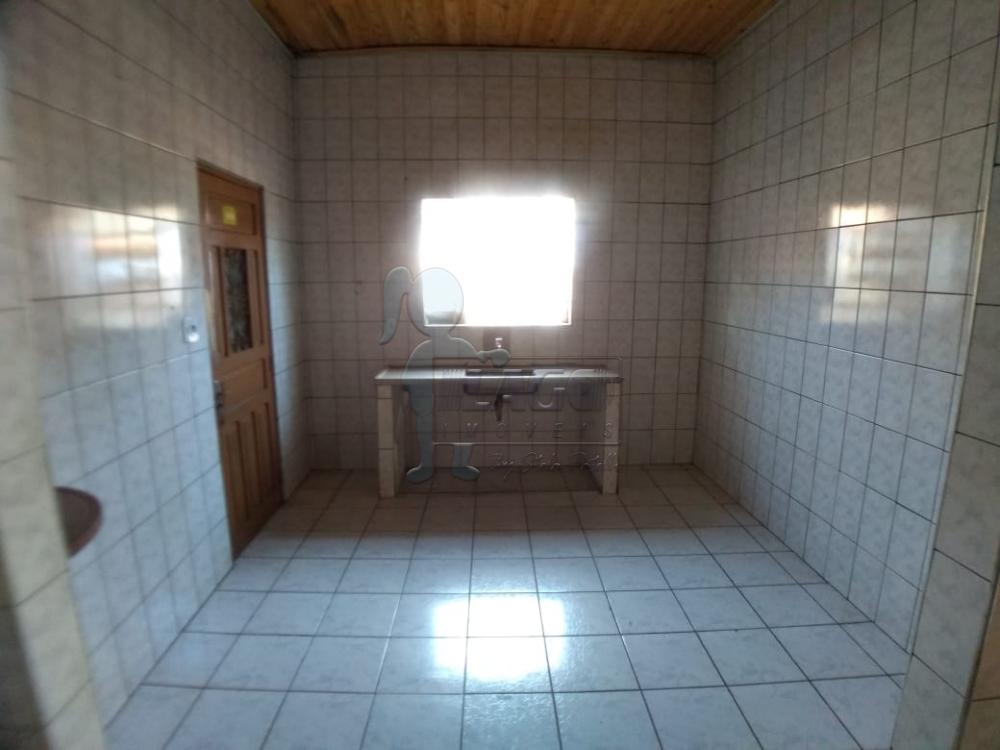 Alugar Casa / Padrão em Ribeirão Preto R$ 800,00 - Foto 11