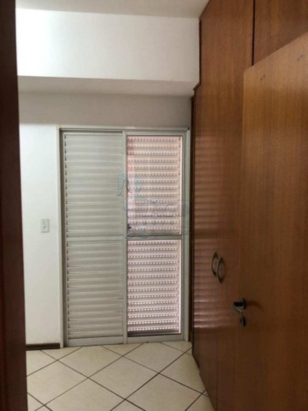 Alugar Apartamento / Padrão em Ribeirão Preto R$ 1.500,00 - Foto 4