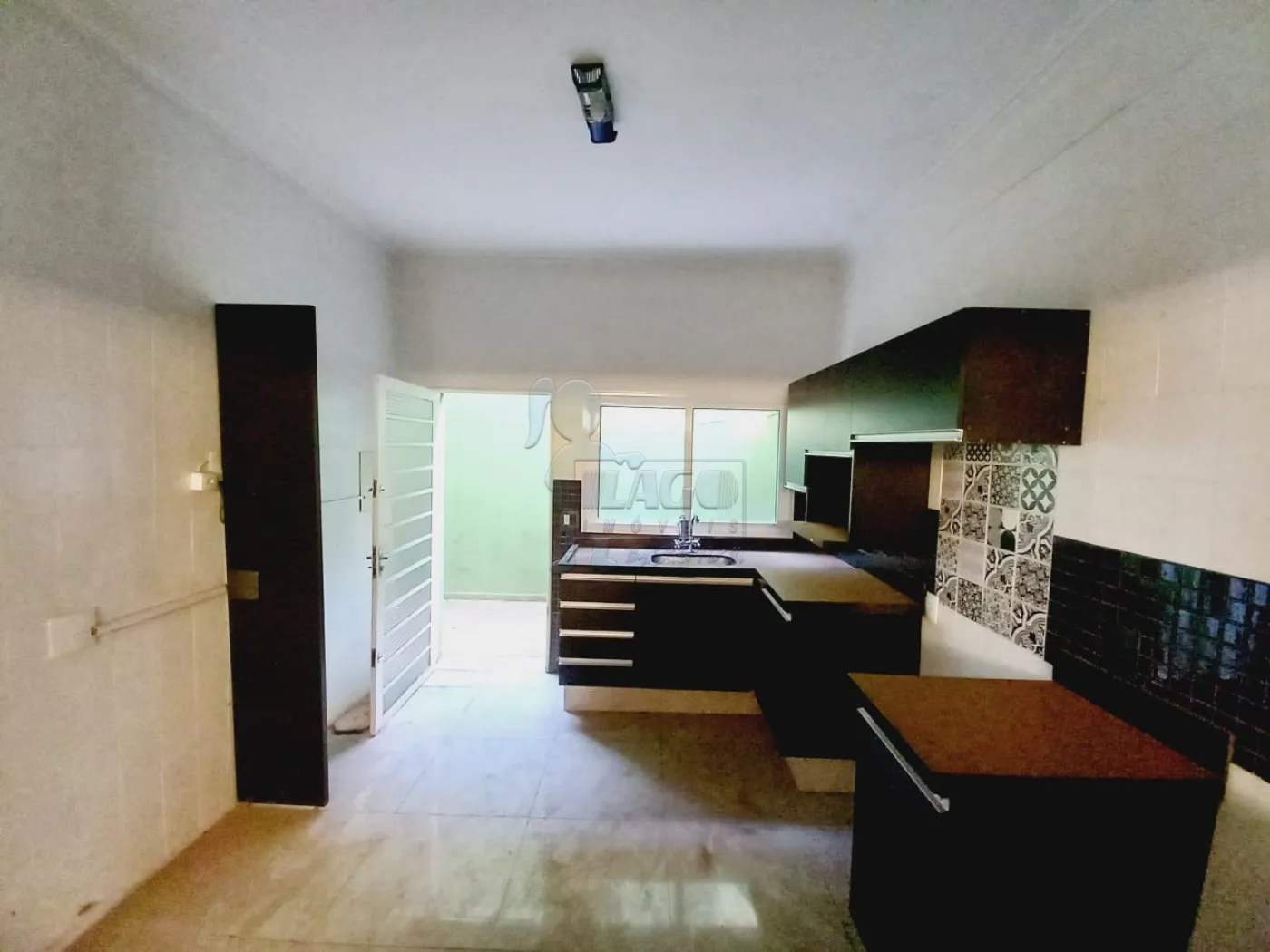 Alugar Casa / Padrão em Ribeirão Preto R$ 2.000,00 - Foto 14