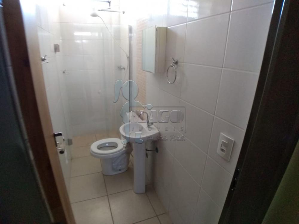 Alugar Apartamento / Padrão em Ribeirão Preto R$ 700,00 - Foto 2