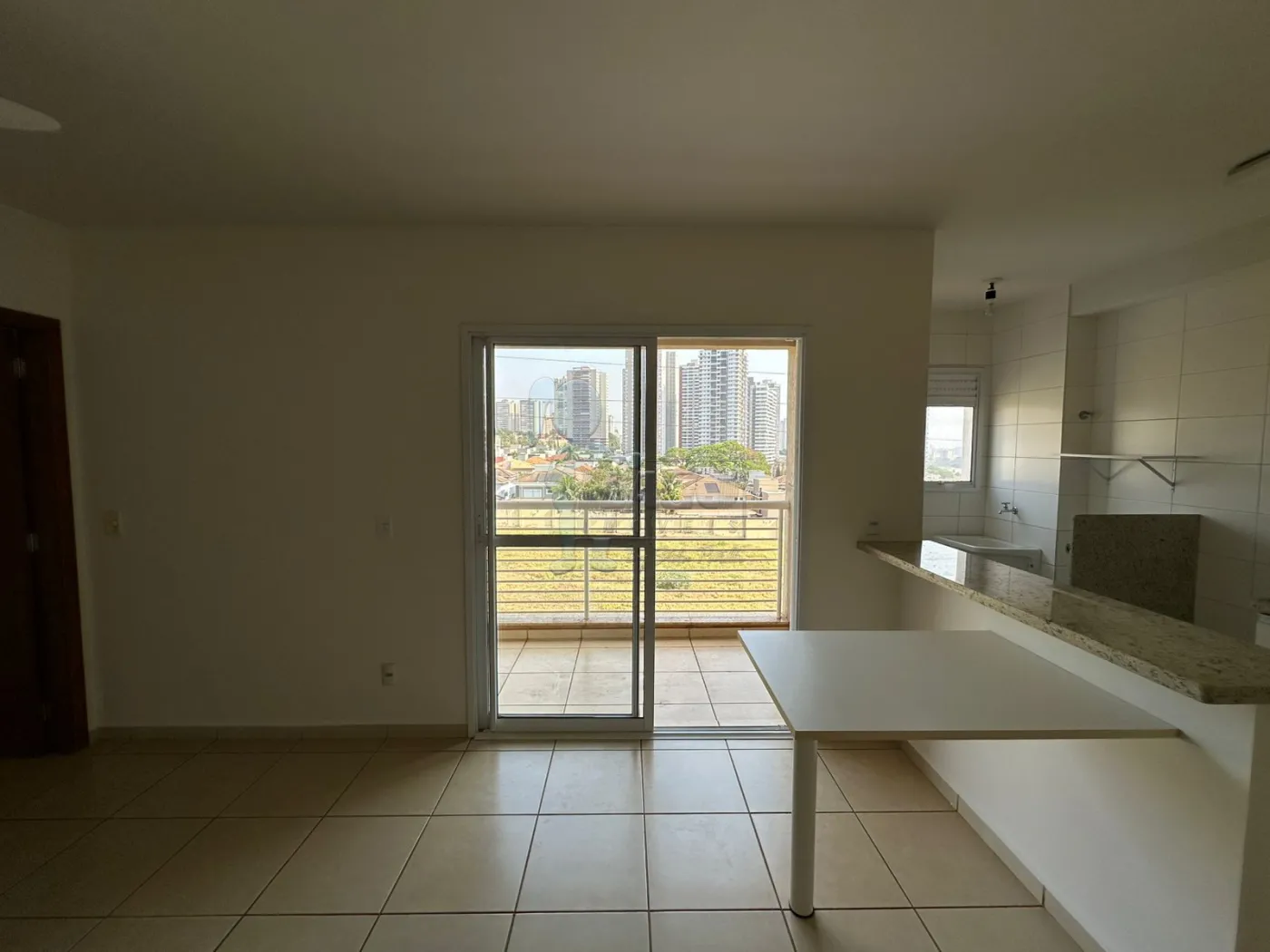 Alugar Apartamento / Padrão em Ribeirão Preto R$ 1.400,00 - Foto 1