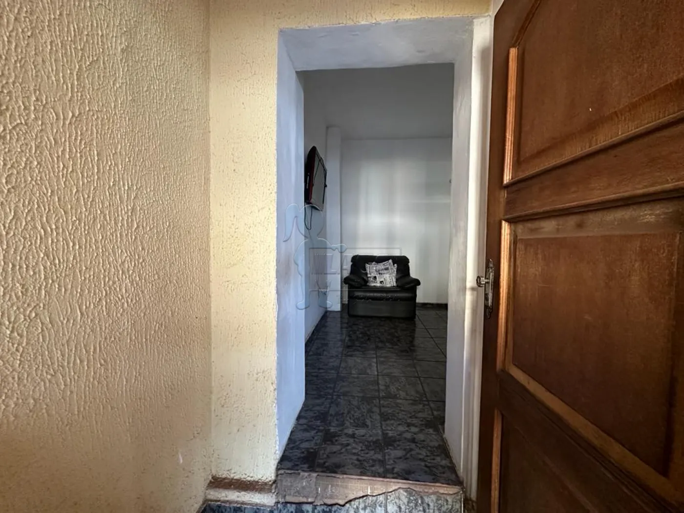 Comprar Casa / Padrão em Ribeirão Preto R$ 240.000,00 - Foto 2