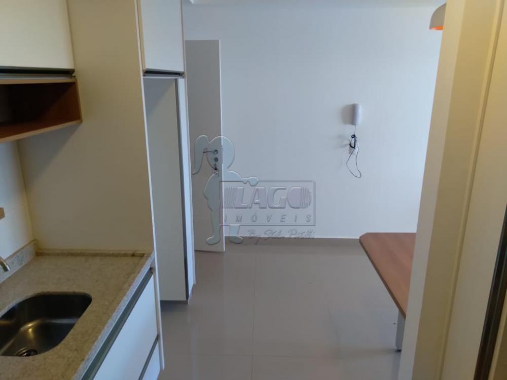 Alugar Apartamento / Padrão em Ribeirão Preto R$ 1.900,00 - Foto 4