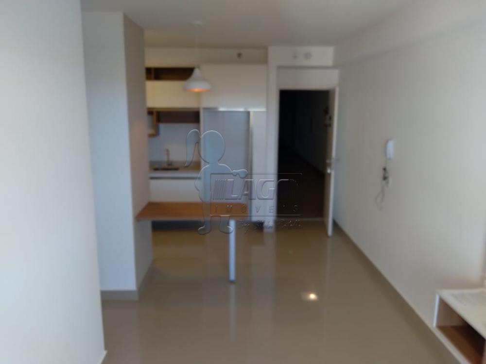 Alugar Apartamento / Padrão em Ribeirão Preto R$ 1.900,00 - Foto 2