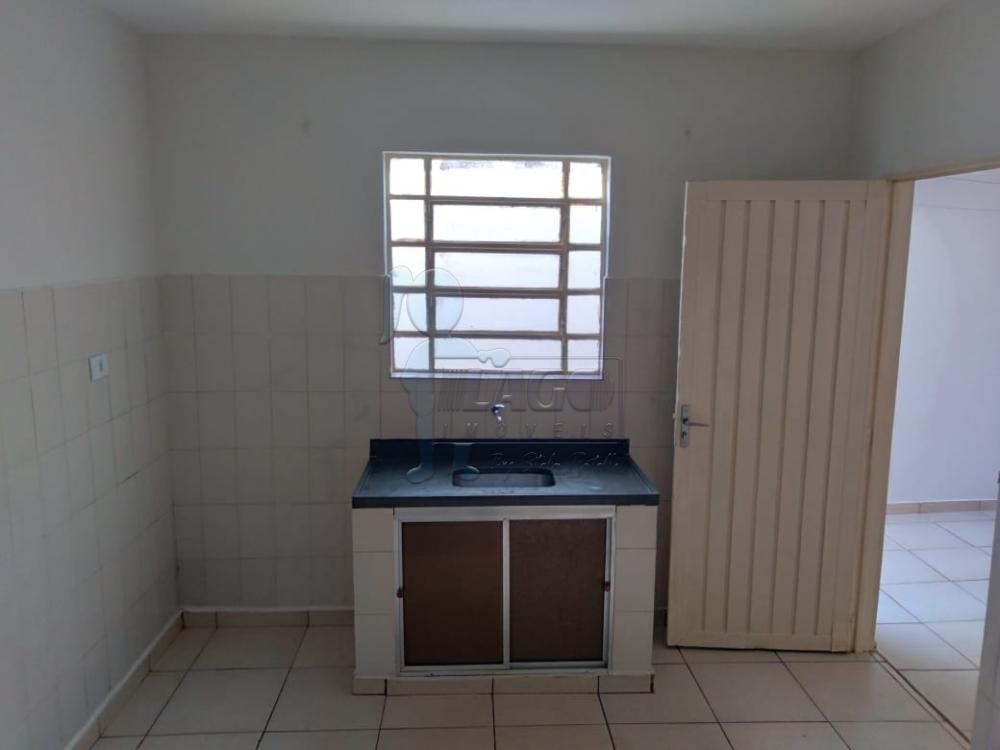 Alugar Casa / Padrão em Ribeirão Preto R$ 1.100,00 - Foto 3