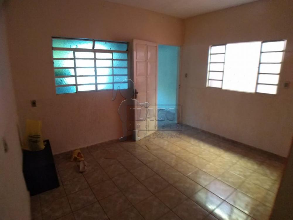 Alugar Casa / Padrão em Ribeirão Preto R$ 800,00 - Foto 2