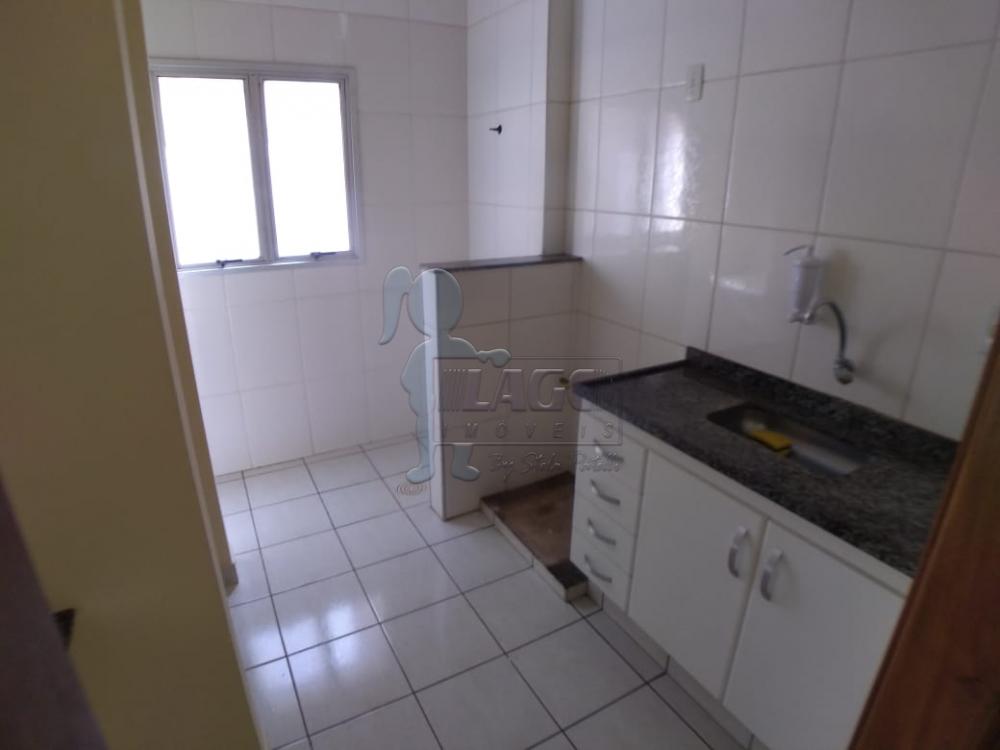 Alugar Apartamentos / Padrão em Ribeirão Preto R$ 800,00 - Foto 3