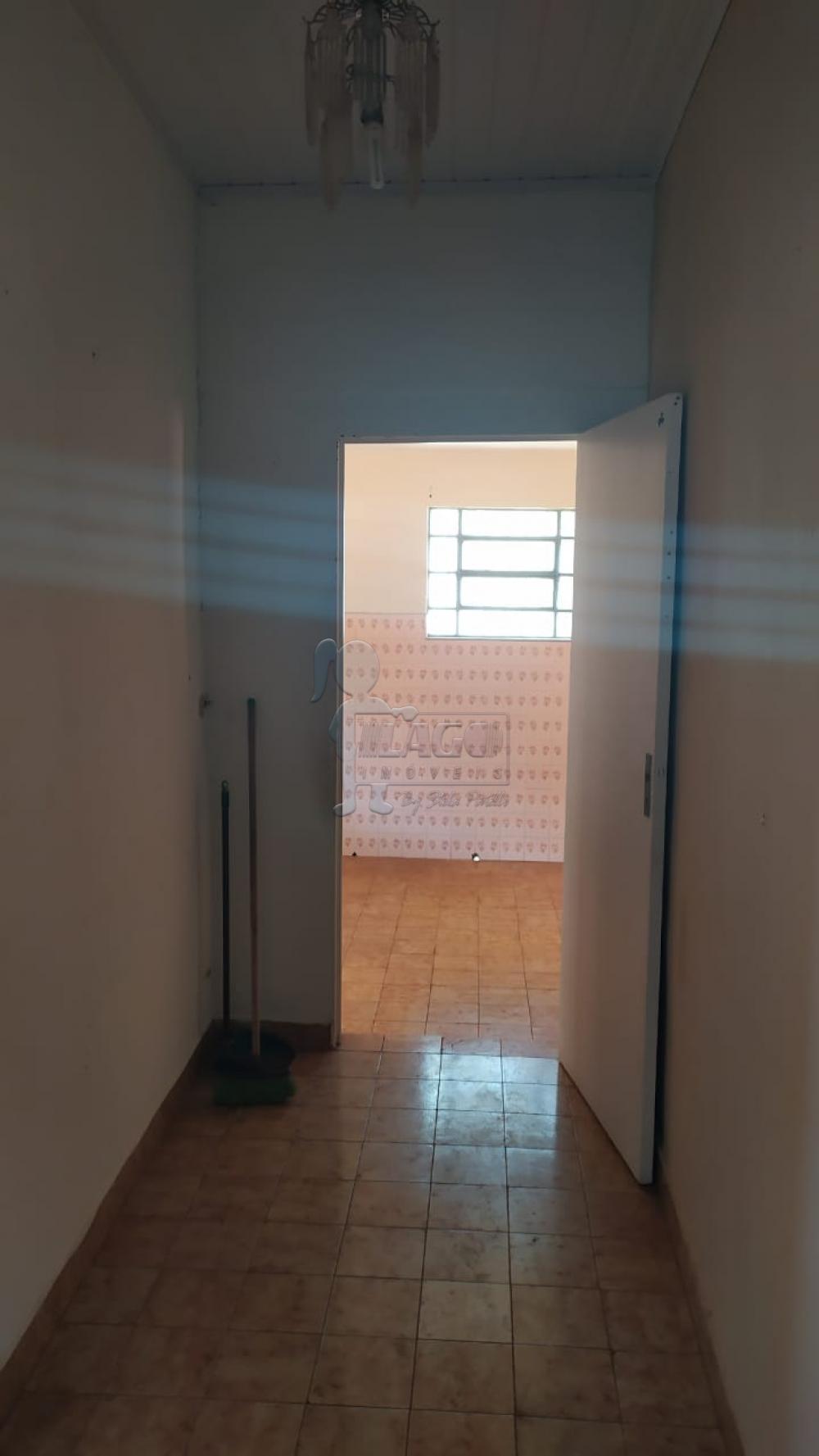 Alugar Casa / Padrão em Ribeirão Preto R$ 1.600,00 - Foto 3