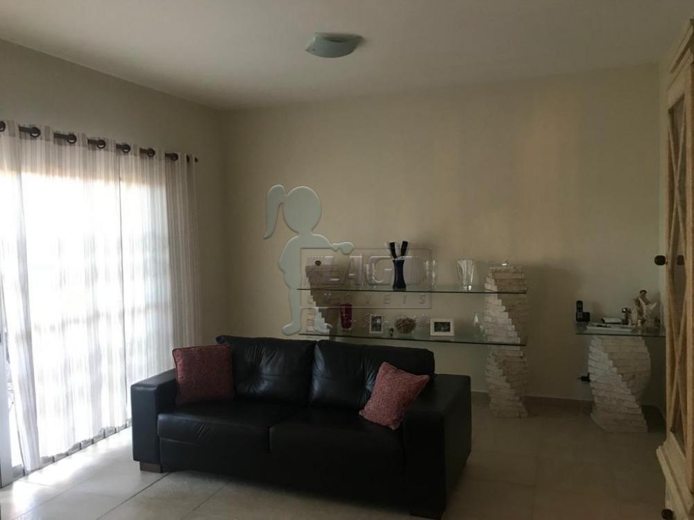 Comprar Casa / Padrão em Peruíbe R$ 850.000,00 - Foto 2