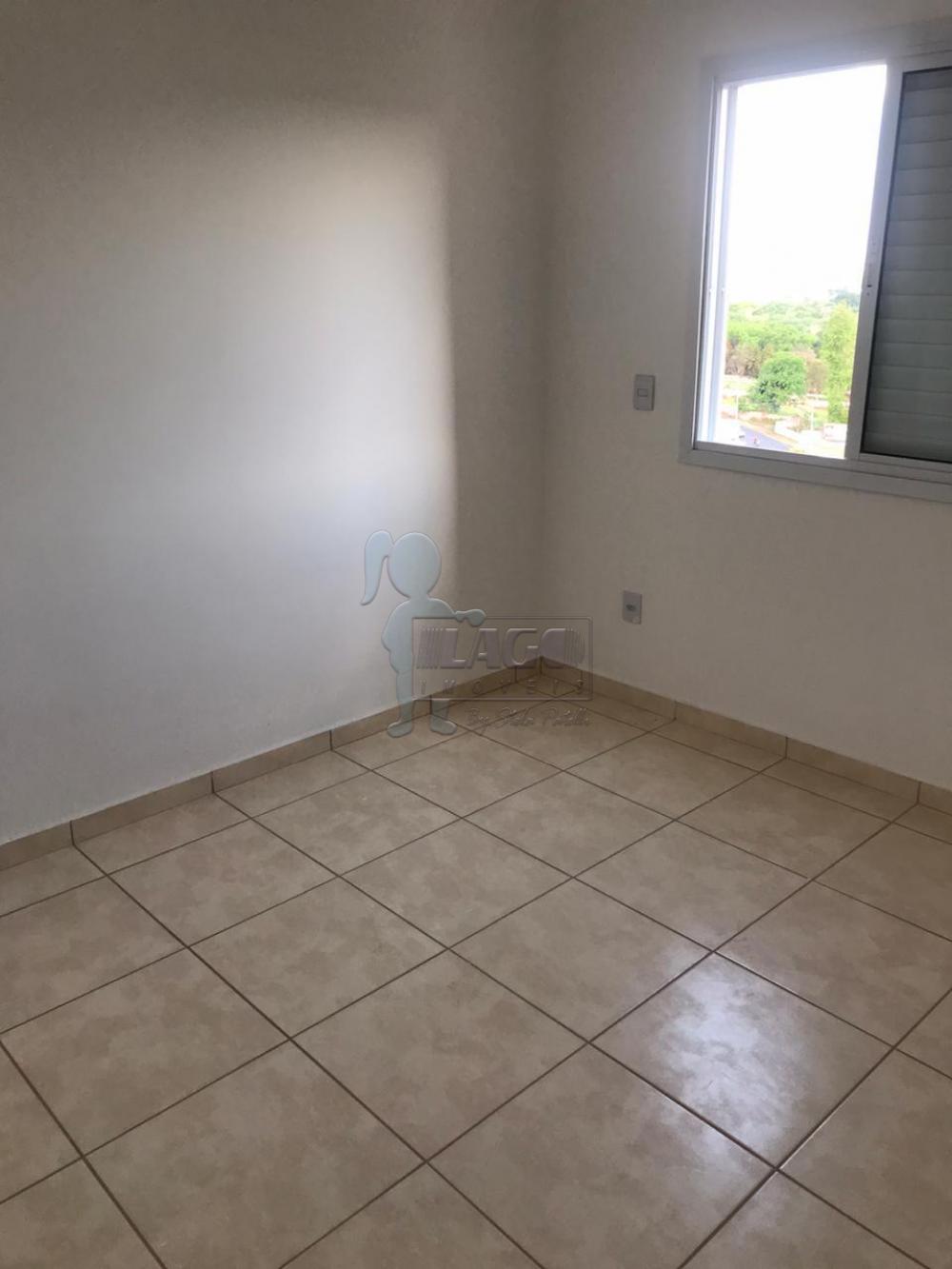 Alugar Apartamento / Padrão em Ribeirão Preto R$ 900,00 - Foto 2