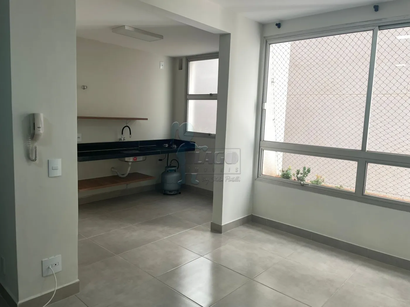 Alugar Apartamentos / Padrão em Ribeirão Preto R$ 800,00 - Foto 2