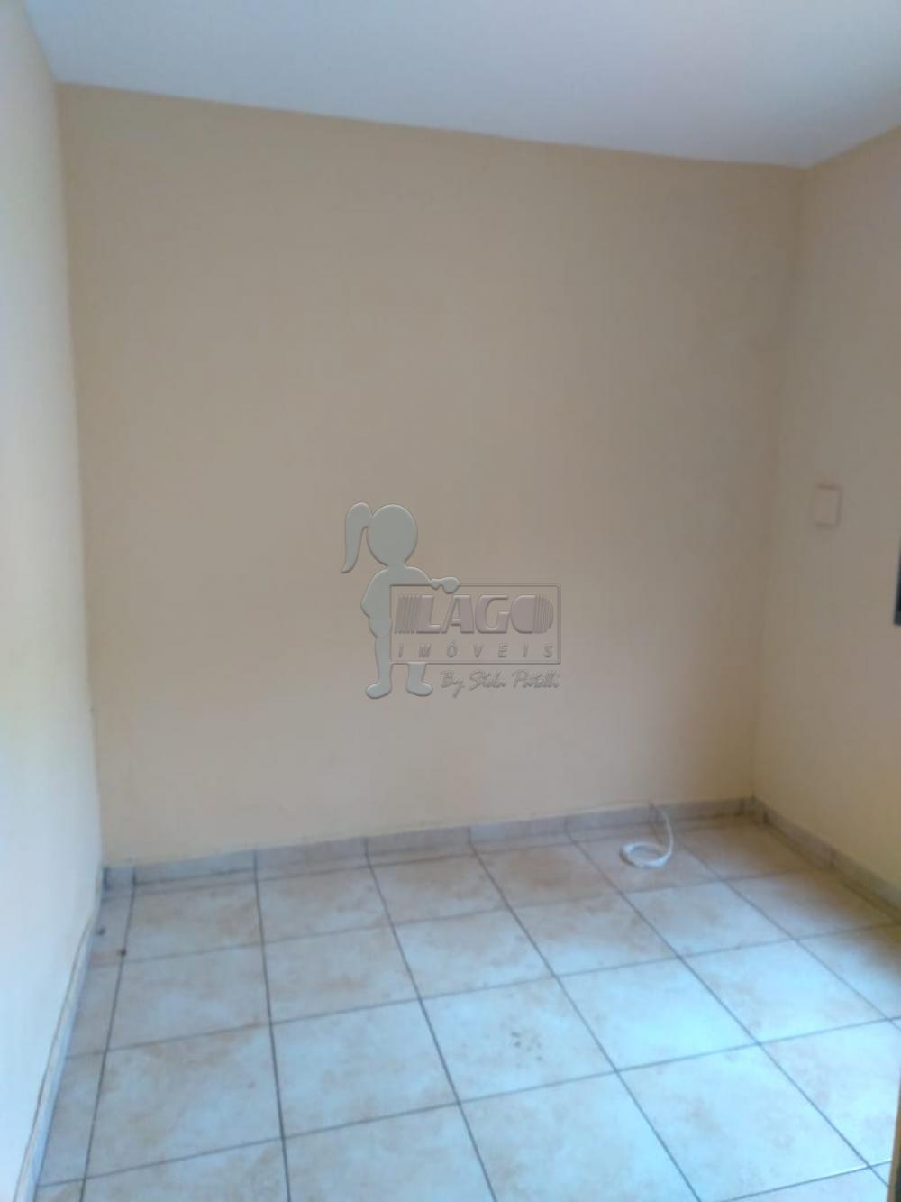 Alugar Casa / Padrão em Ribeirão Preto R$ 680,00 - Foto 2