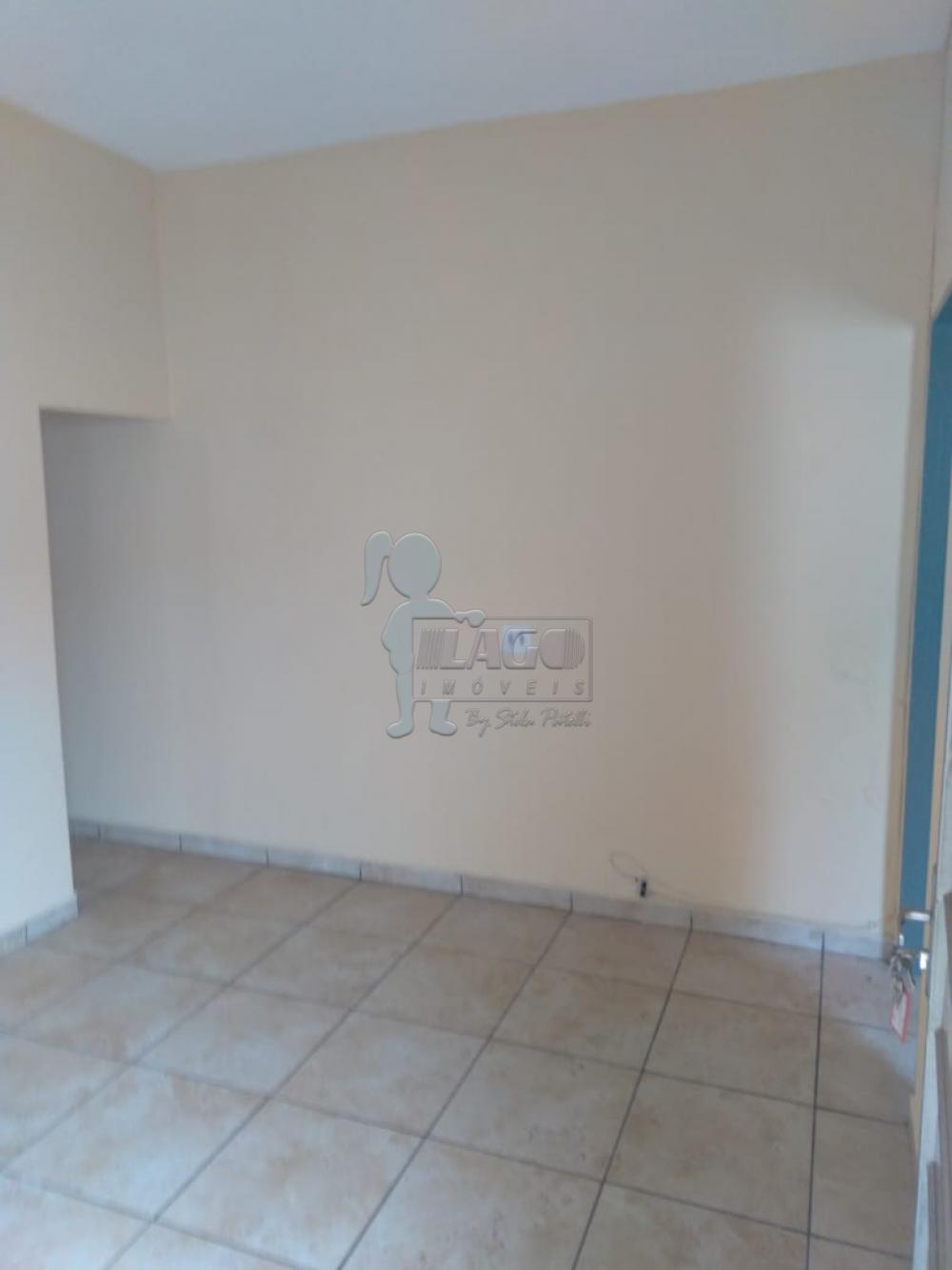 Alugar Casa / Padrão em Ribeirão Preto R$ 680,00 - Foto 1