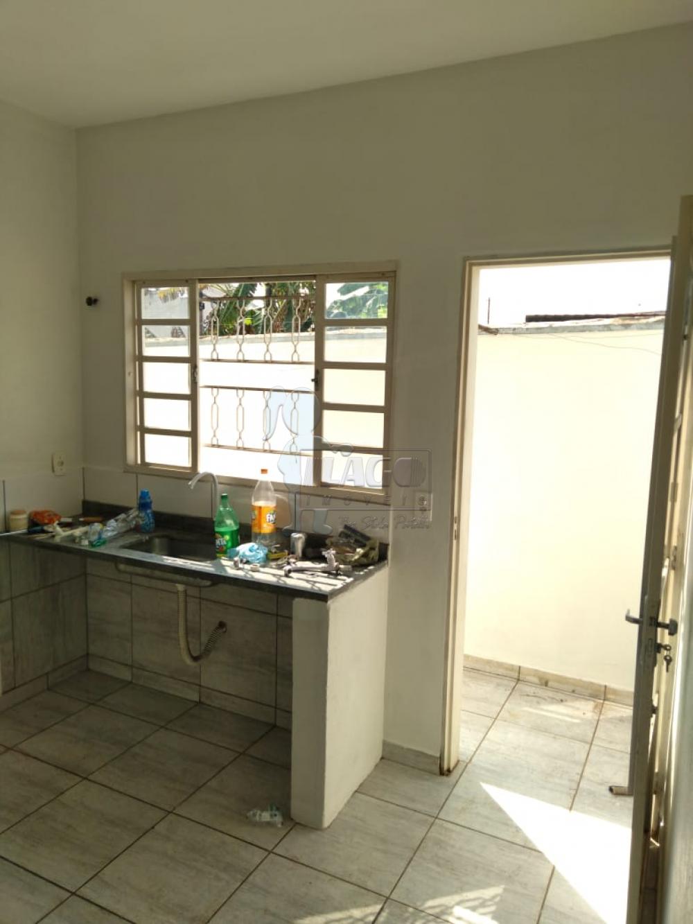 Alugar Casa / Padrão em Ribeirão Preto R$ 700,00 - Foto 4