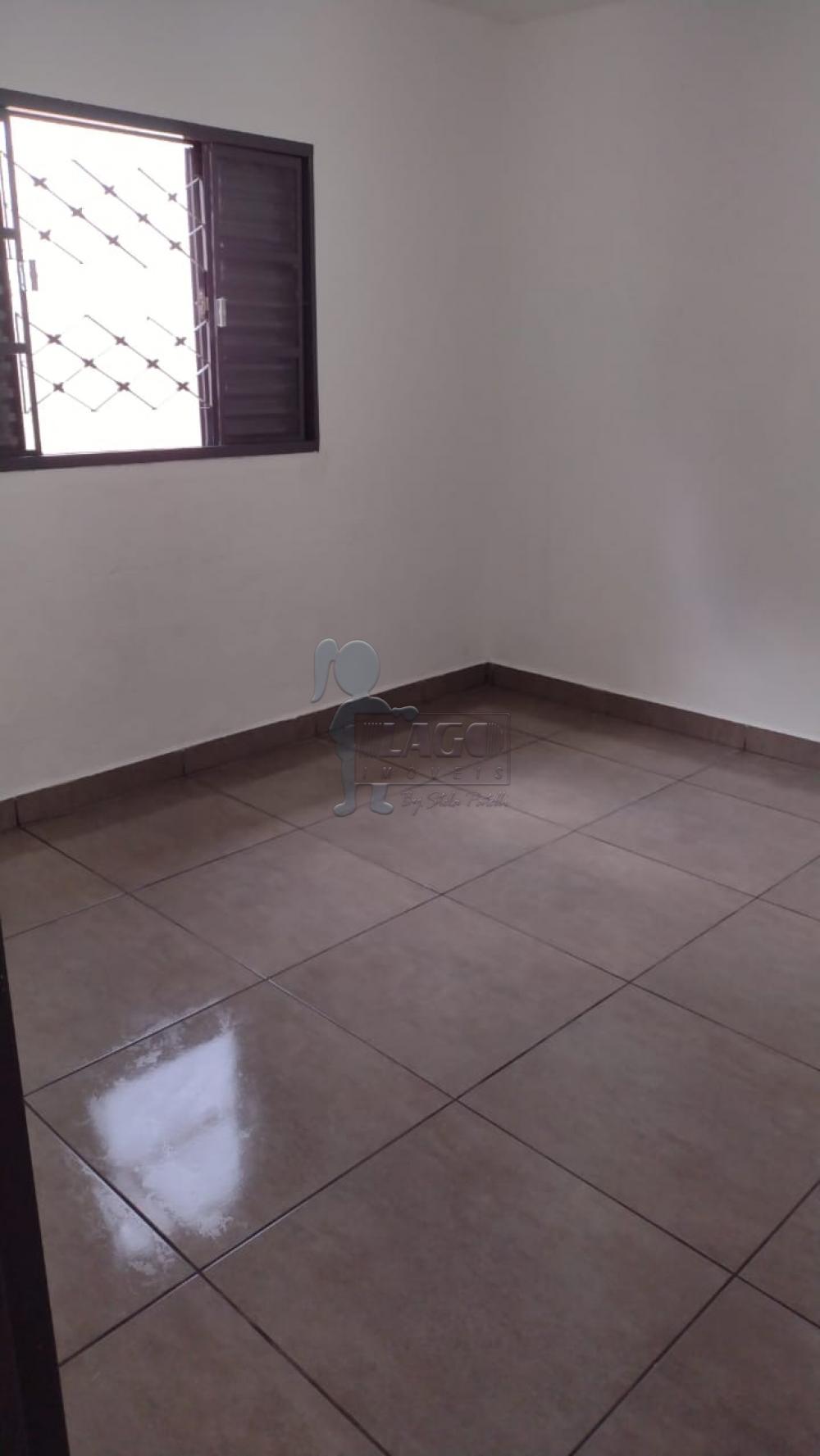 Alugar Casa / Padrão em Ribeirão Preto R$ 850,00 - Foto 1