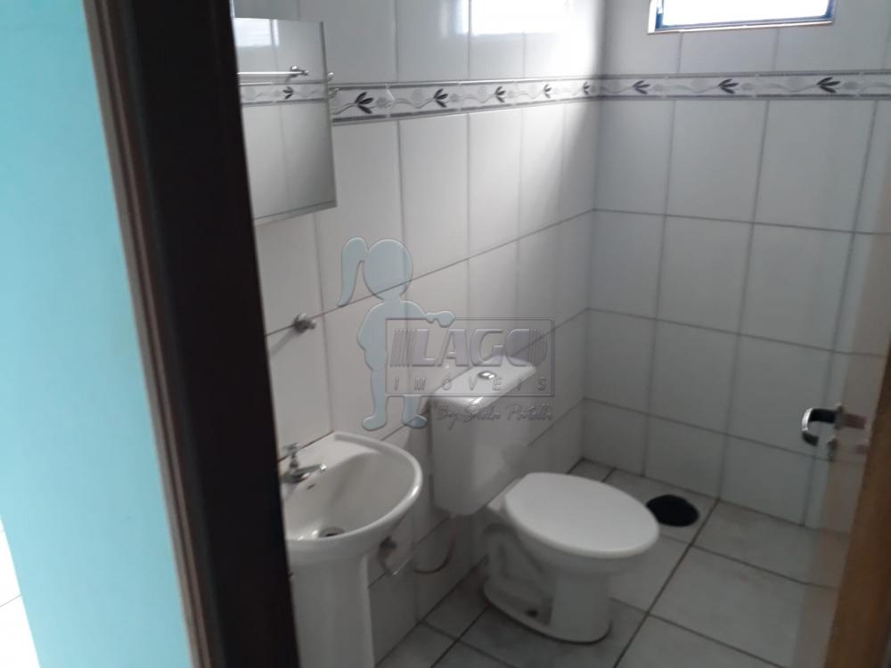 Alugar Casas / Padrão em Ribeirão Preto R$ 950,00 - Foto 4