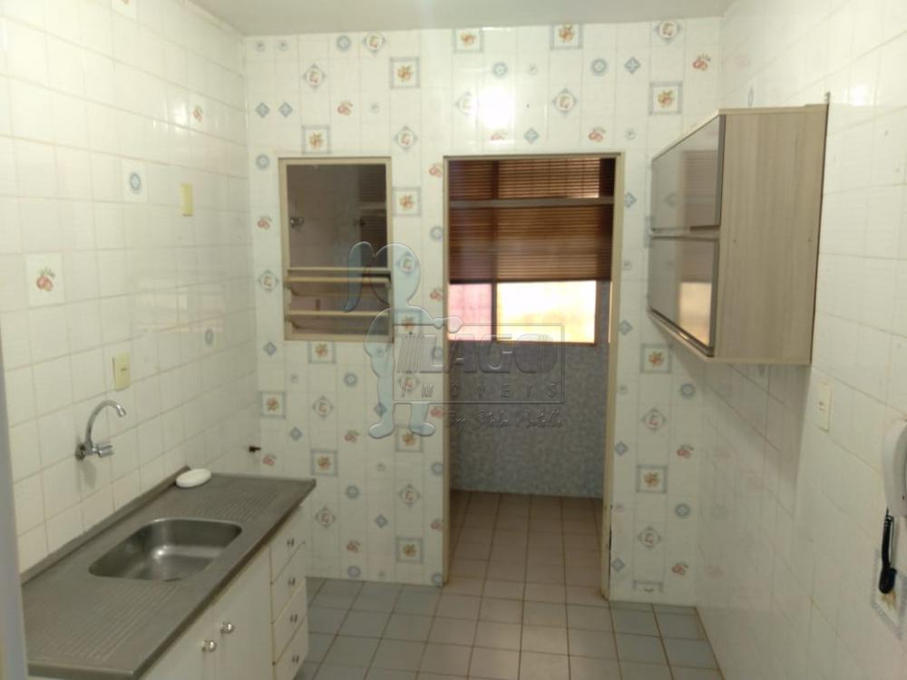 Alugar Apartamento / Padrão em Ribeirão Preto R$ 949,09 - Foto 2