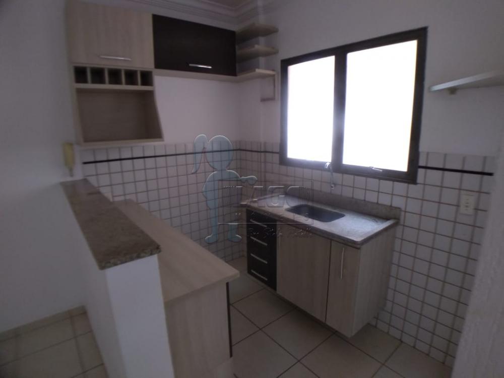 Alugar Apartamentos / Padrão em Ribeirão Preto R$ 1.000,00 - Foto 4