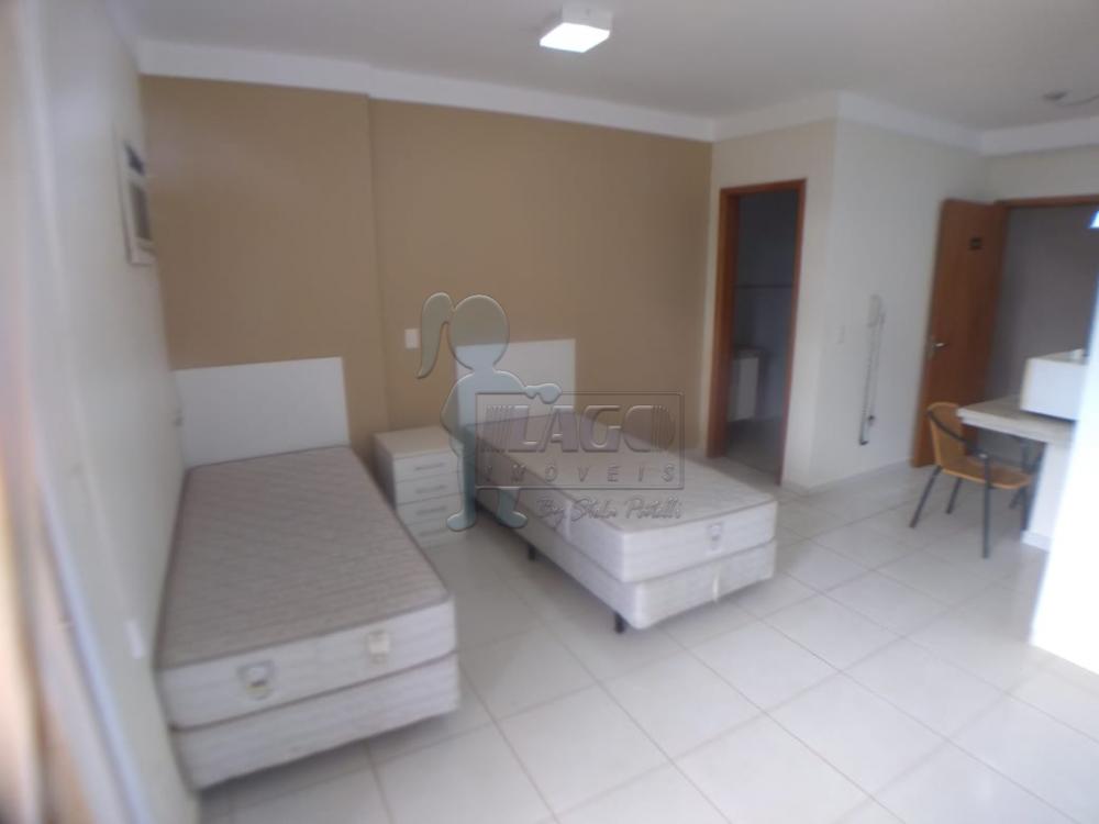 Alugar Apartamento / Padrão em Ribeirão Preto R$ 1.600,00 - Foto 1