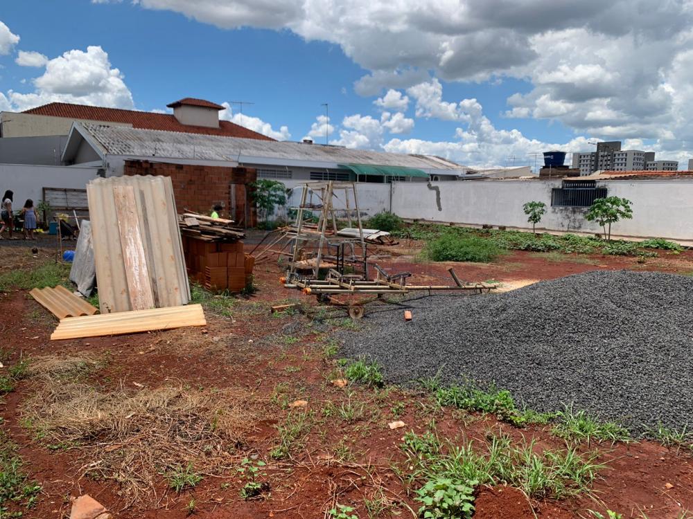 Alugar Terreno / Padrão em Ribeirão Preto R$ 3.500,00 - Foto 2