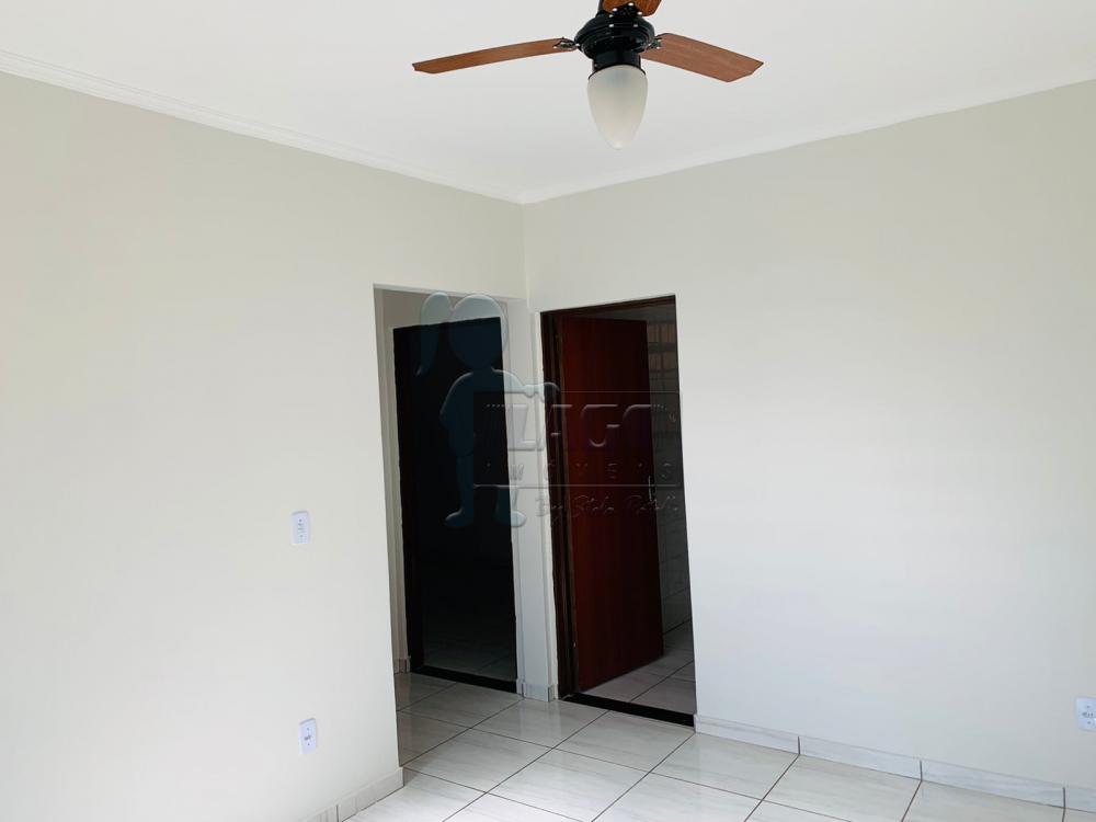 Alugar Apartamento / Padrão em Ribeirão Preto R$ 820,00 - Foto 1